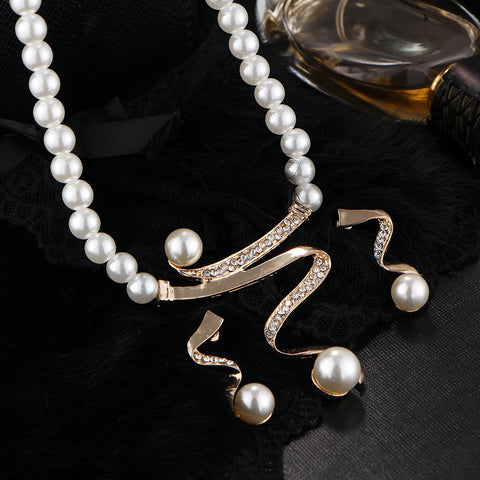 Vintage Crystal Necklace Earrings  Set